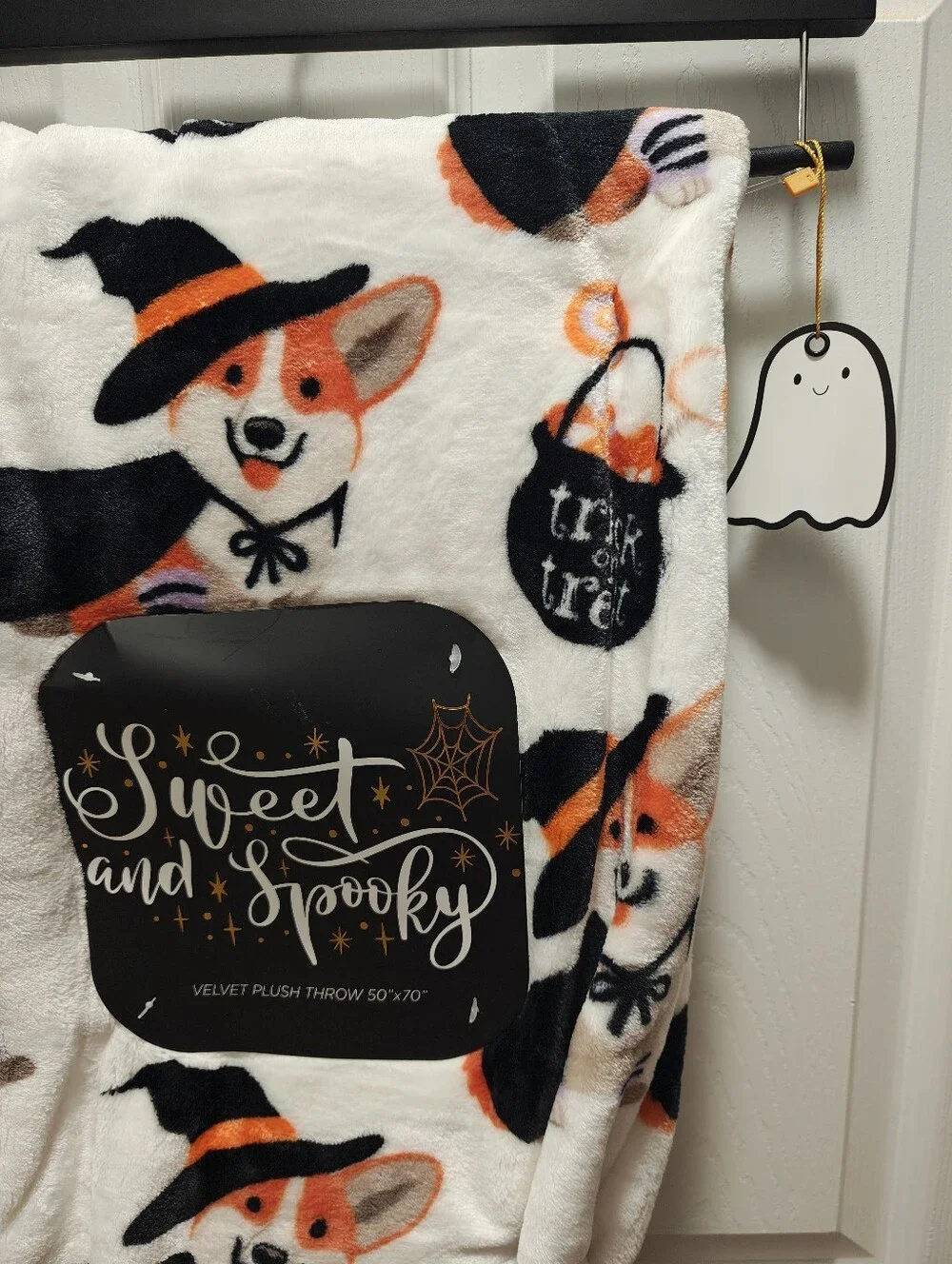 Sweet & Spooky Corgi Halloween Throw Blanket 50x70 Witch Dog NWT Plush